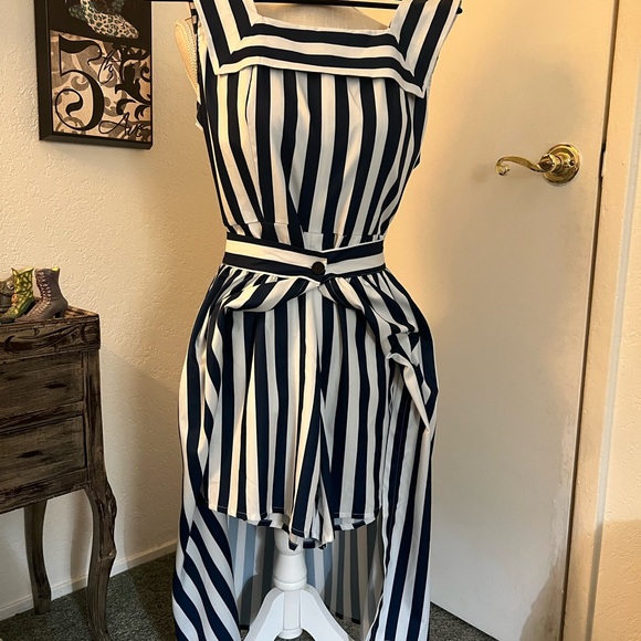 Romper with skirt that is not attached - Picture 2 of 7